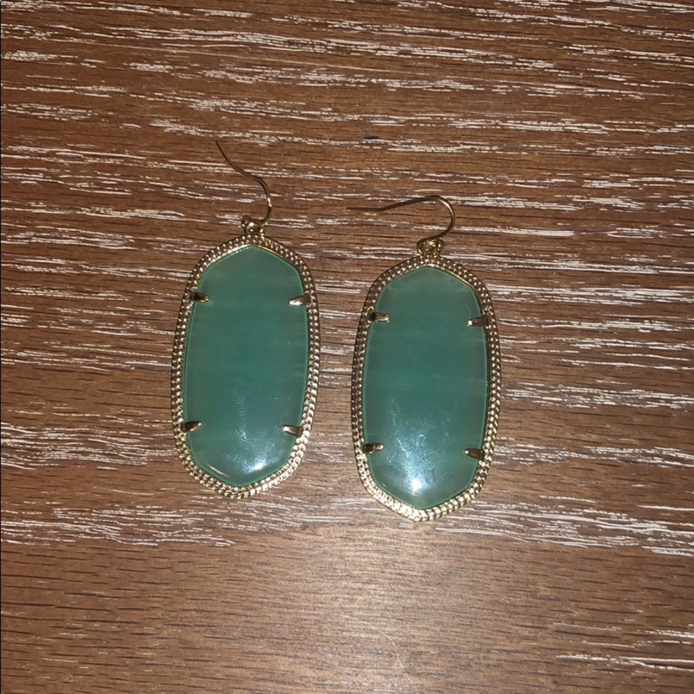 Kendra Scott Danielle Earring in Gold w Chalcedony